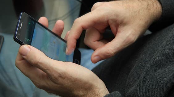 Arzon va shu bilan birga kuchli smartfon nomi e'lon qilindi 