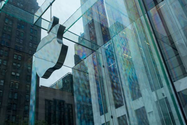 Apple’ning bozor narxi 800 mlrd dollardan oshib ketdi  