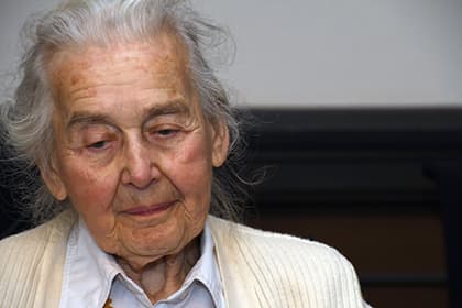 Germaniyaning 88 yoshli fuqarosi Xolokostni rad qilgani uchun qamoq jazosiga mahkum etildi