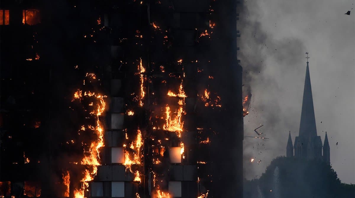 Londondagi turar joy binosi yonib ketishi oqibatida bir necha kishi halok bo‘lgan (fotojamlanma)
