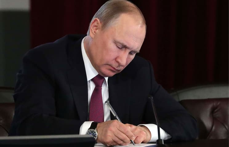 Putin O‘zbekiston bilan mehnat migrantlarini jalb etish to‘g‘risidagi bitimni ma'qulladi