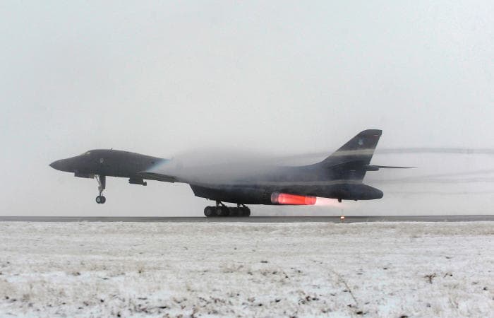 Amerikaliklarning bombardimonchi samolyotlari Koreya yarim oroli ustidan uchib o‘tdi