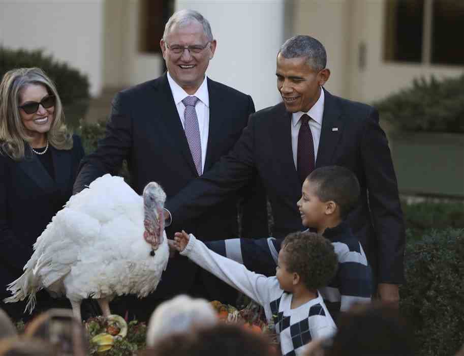 Obama o‘z lavozimida so‘nggi marta kurkani "afv etdi"