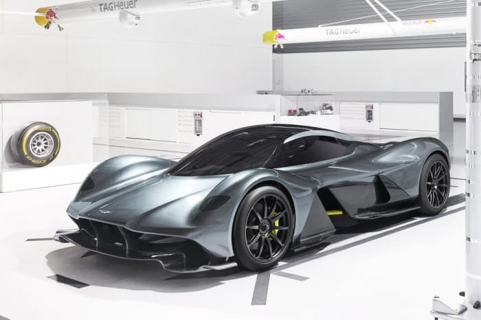 Aston Martin o‘rtahajmli motorga ega superkar ishlab chiqadi