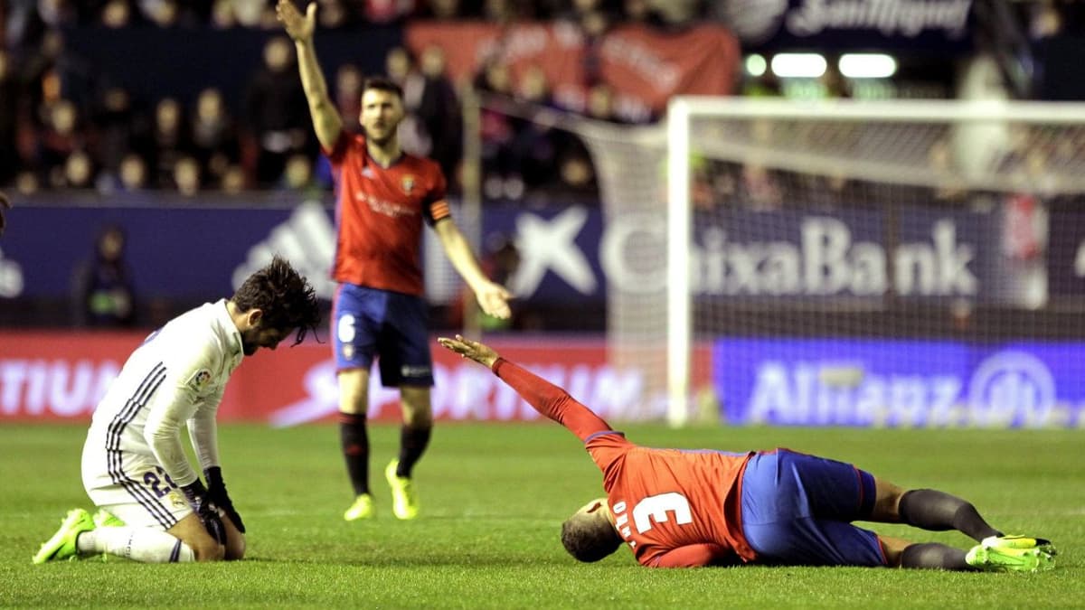 Ispaniyada qo‘rqinchli jarohatlar kuni. «Osasuna» futbolchisi Isko bilan to‘qnashdi 