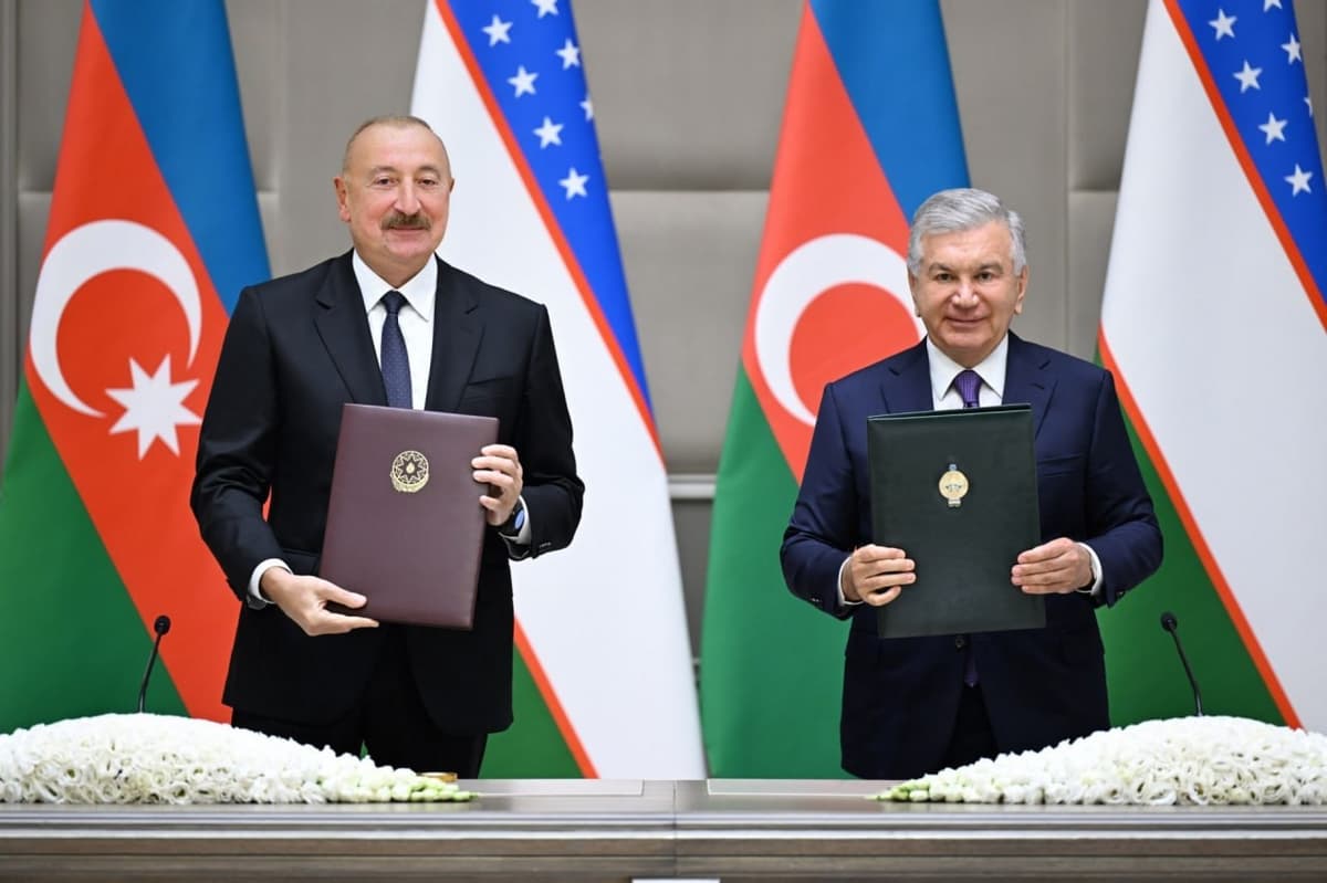 Uzbekistan, Azerbaijan sign agreement to protect pension rights of workers in both countries