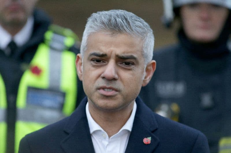 London meri matbuot xizmatida Trampning tanqidiga javob berildi