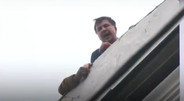 Saakashvili Kiyevdagi uyi tomiga chiqib oldi va UXXga tahdid qilmoqda - OAV