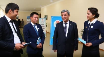 Narimon Umarov namanganlik saylovchilar bilan uchrashuv o‘tkazdi