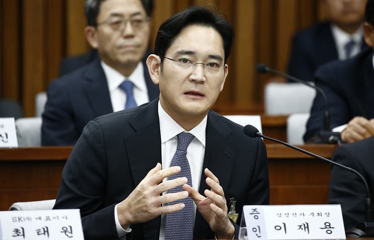 Samsung rahbarining o‘rinbosari korrupsiya ishi bo‘yicha so‘roqqa chaqirildi