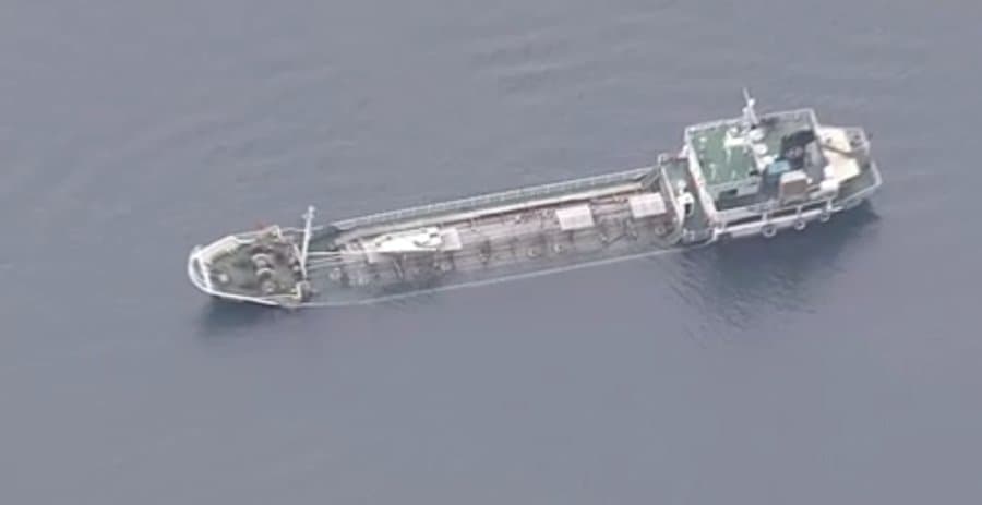 Yaponiya sohillarida tonnalab zaharli modda ortilgan tanker suvga g‘arq bo‘lmoqda