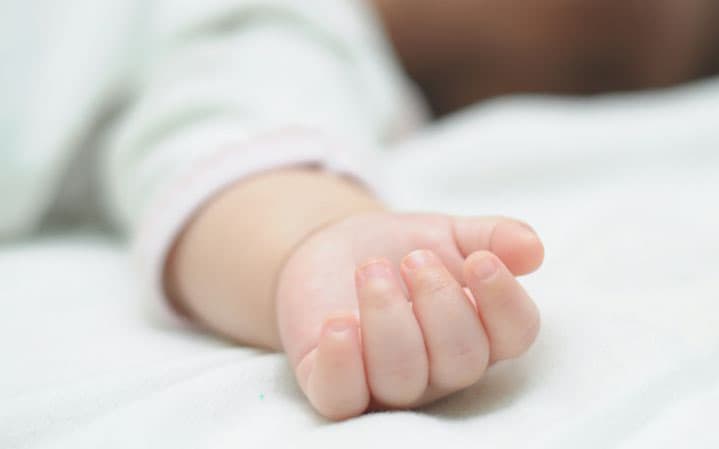 Buxoroda ikki oylik chaqaloqni 5 ming dollarga sotgan shaxslar qo‘lga olindi
