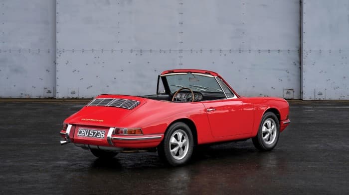 Tarixdagi ilk Porsche 911 kimoshdi savdosida sotiladi