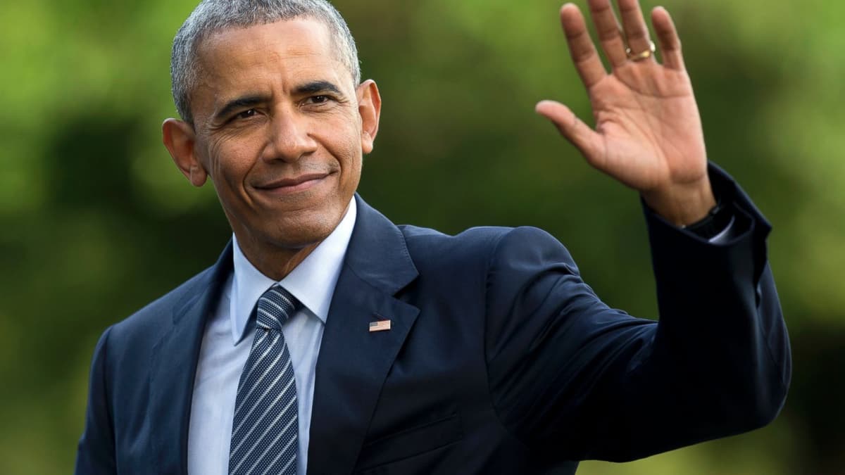 Obama Klintonni qo‘llab-quvvatlash uchun ta'tilini to‘xtatib turishga qaror qildi 