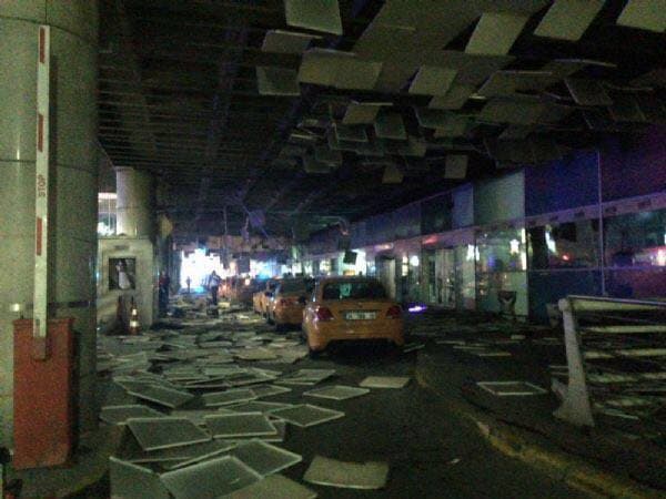 Istanbuldagi Otaturk aeroportida portlash tufayli kamida 10 kishi halok bo‘lgan