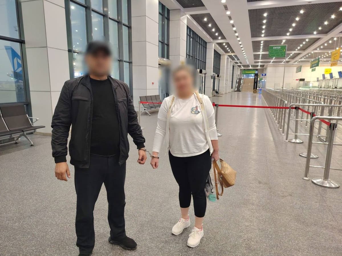 Қизларни иш ваъдаси билан алдаганликда гумонланган аёл Истанбулда ушланди
