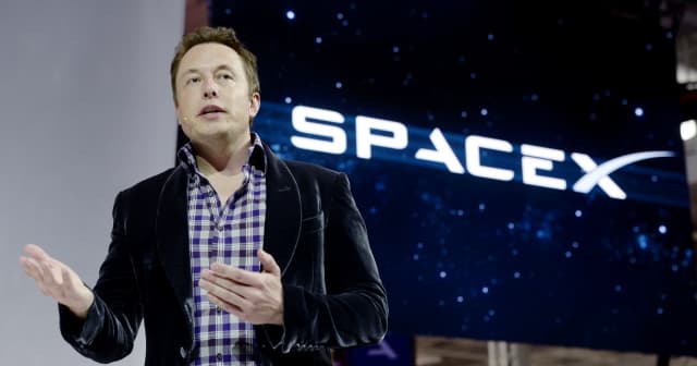 SpaceX 2019 йилда интернет улашадиган илк сунъий йўлдошларни учирмоқчи 