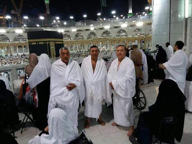Foto: Zokir Almatov va Yodgor Sa'diyev kichik haj safarida 