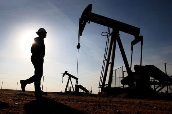 Жаҳон хом-ашё бозорида нефть нархи арзонлашмоқда