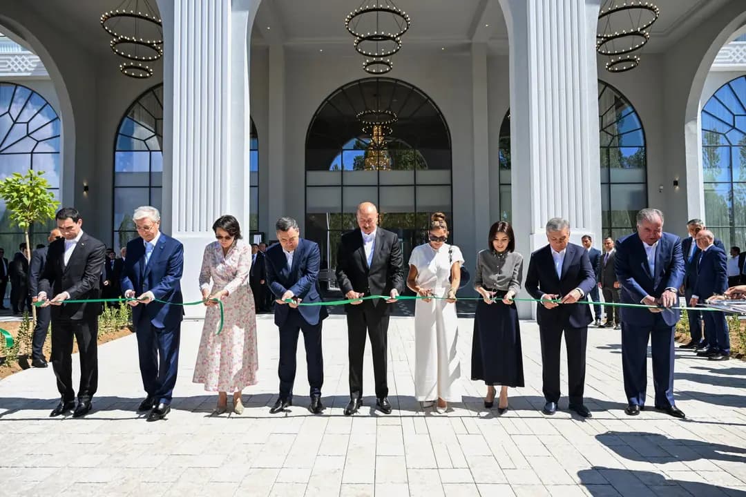 Shavkat Mirziyoyev Issiqko‘ldagi besh yulduzli “Boku” mehmonxonasi ochilish marosimida ishtirok etdi