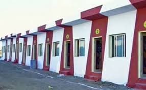 Hindistonlik tadbirkor qizining to‘yi munosabati bilan boshpanasiz insonlarga 90 ta uy qurib berdi