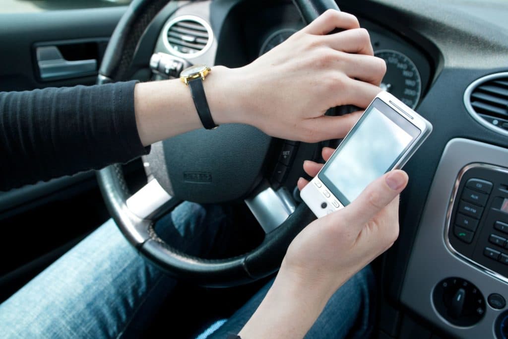 Rulda SMS yozish AQShda 13 kishining umriga zomin bo‘ldi