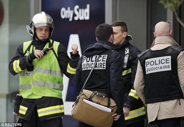 Parij aeroportidagi hujum terakt sifatida tergov qilinadi