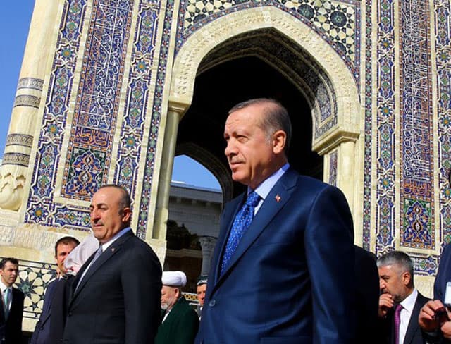 Turkiya prezidenti Imom al-Buxoriy majmuasida juma namozini o‘qidi