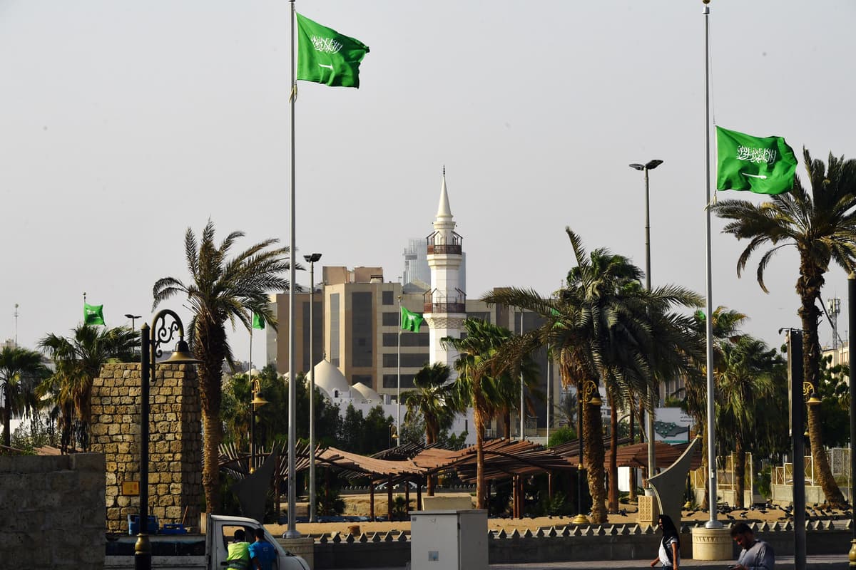 Saudiya Arabistonida podshoh saroyiga hujum qilindi 