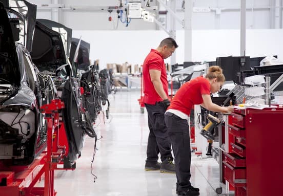 Tesla 2016 yil 4-choragini ziyon bilan yakunladi 