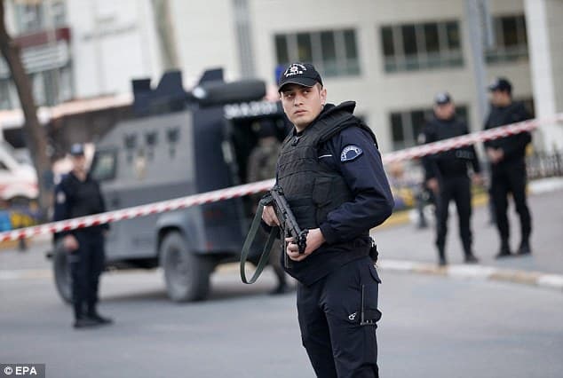 Turkiyada razvedkaning 40 dan ortiq sobiq xodimini hibsga olish orderi berildi
