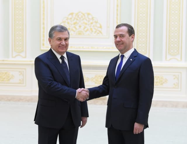 Shavkat Mirziyoyev Dmitriy Medvedevni qabul qildi