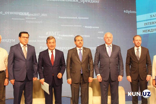 Xalqaro press-klubning navbatdagi sessiyasi ShHT sammiti yakunlariga bag‘ishlandi