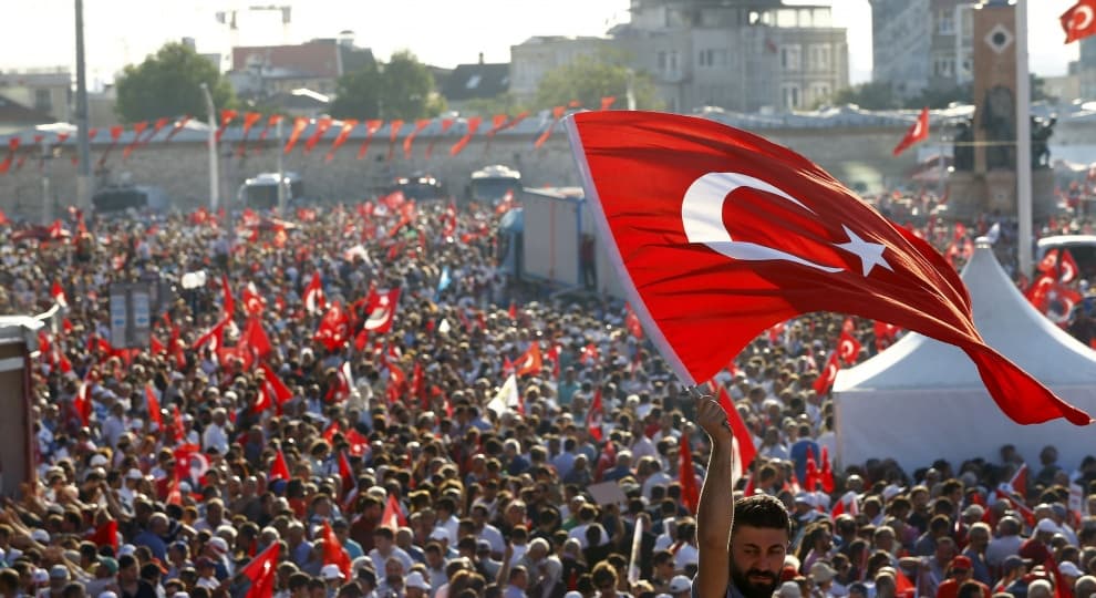 Turkiyadagi davlat to‘ntaruviga urinishdan keyin 130 dan ko‘proq ommaviy axborot vositasi yopildi