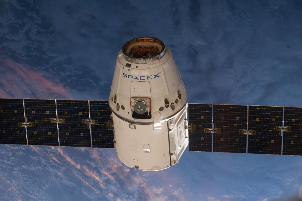 SpaceX butun dunyoni soniyasiga bir gigabayt tezlikdagi internet bilan ta'minlamoqchi