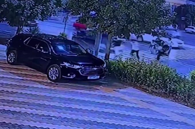 Самарқандда 10 га яқин пиёда устига машинасини ҳайдаган ҳайдовчи ушланди