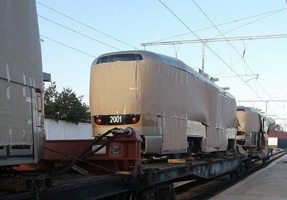Foto: Toshkentda harakati to‘xtatilgan Vario LF tramvaylari Samarqandda