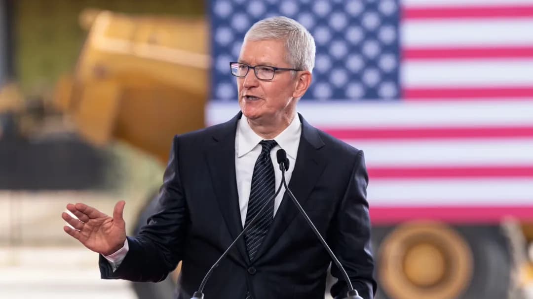 Тим Кук покинул пост гендиректора Apple, его место занял Джон Тернус