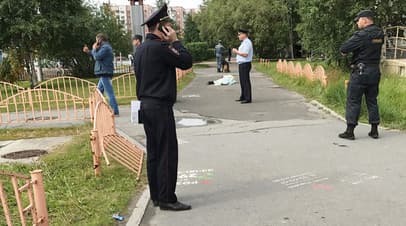 Surgutda odamlarga pichoq bilan tashlangan shaxsning yo‘q qilinishi tasvirlangan video tarqaldi