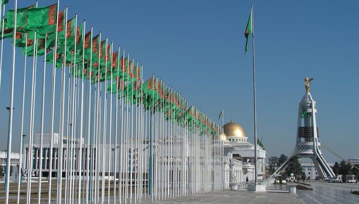 Foto: Berdimuxamedov saylovda ovoz berdi