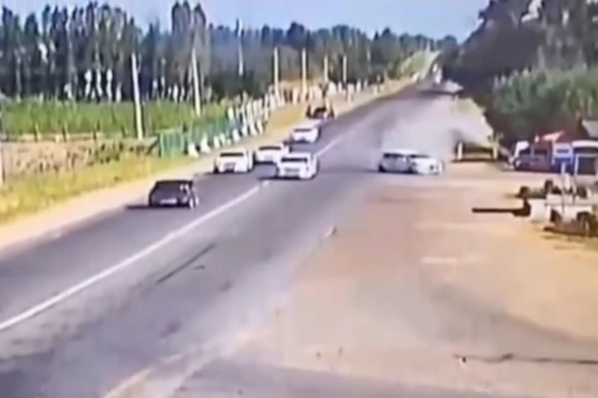 Toshkent viloyatida Spark ag‘darilishi oqibatida ota va bola vafot etdi