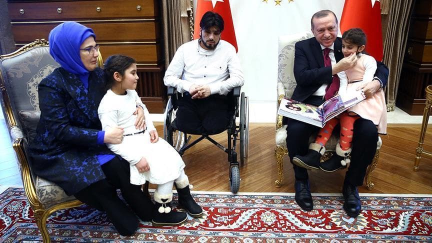 "Mening ko‘zlarimni otamga bering. U meni ko‘rib quvonsin!" so‘zlari muallifi Erdo‘g‘an bilan uchrashdi