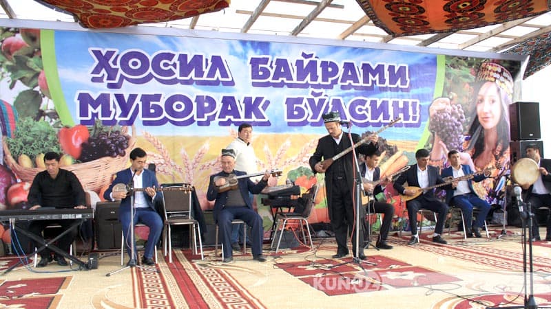 Foto: Samarqandda hosil bayrami - xalq sayli bo‘lib o‘tdi