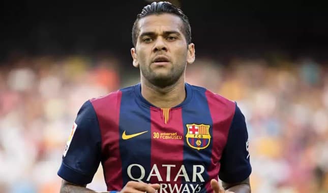 Dani Alves «Yuventus» jamoasiga o‘tayotganini tasdiqladi
