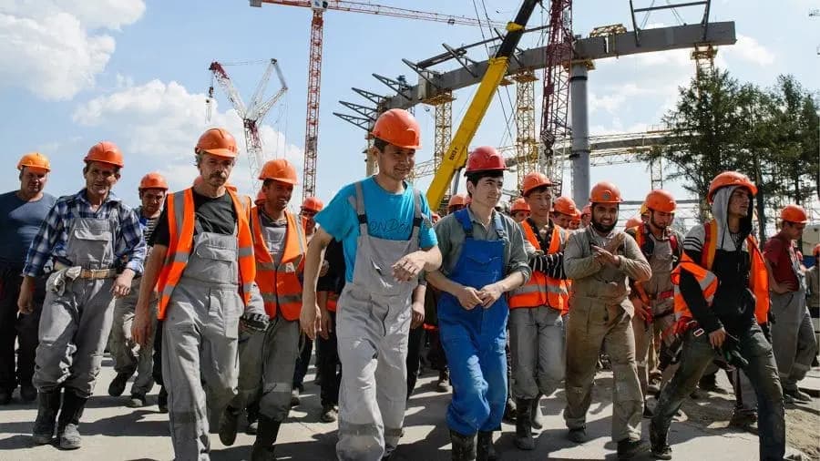 Rossiyada xorijiy işçilar reyestri tayyorlanmoqda: migrantlar uçun nimalar özgaradi?