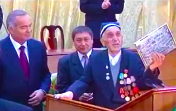 Tarixning zarhal sahifasi: O‘zbekistonning Birinchi Prezidenti Islom Karimov o‘z ustozi bilan