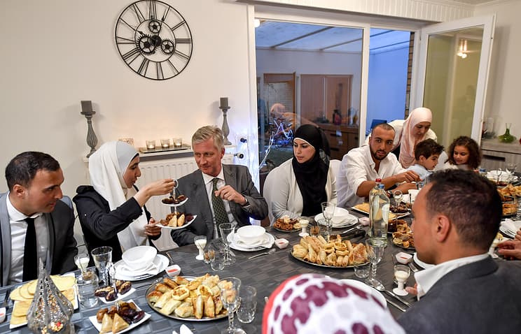 Belgiya qiroli musulmon oila bilan birga iftorlik qildi