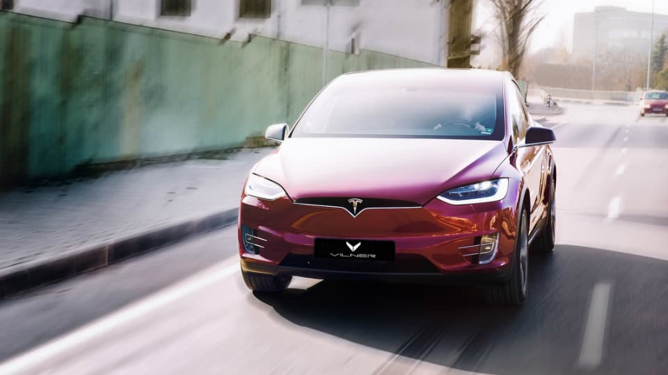 Bolgarlar dunyodagi eng sokin "Tesla"ni yaratishdi