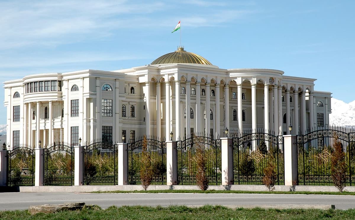 Imomali Rahmonga yangi qarorgohlar quriladi