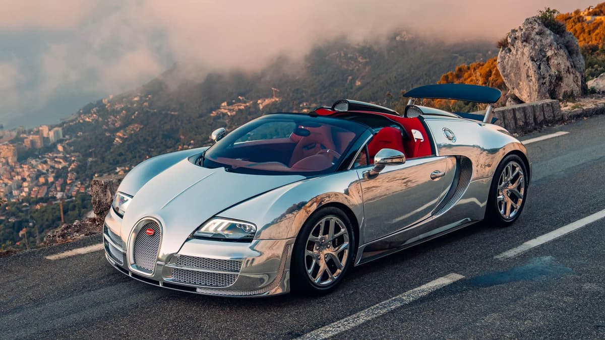 Bugatti кўзгусимон кузовли ноёб Veyron’ни намойиш этди